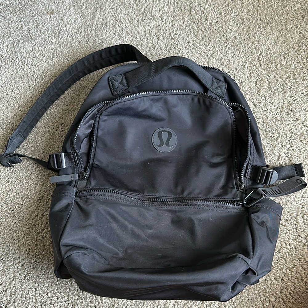 Black lulu lemon backpack